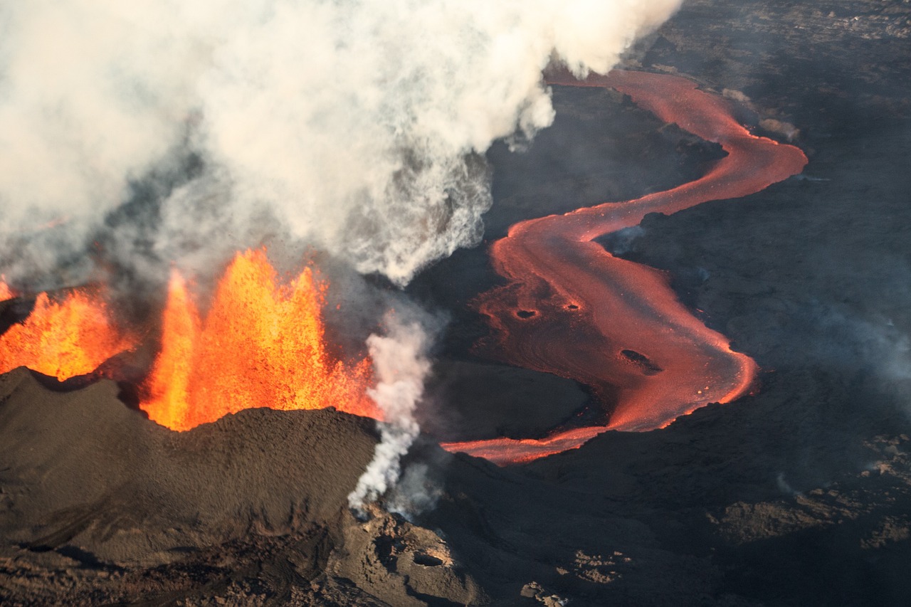 富士山火山喷发最新动态，影响及前景展望