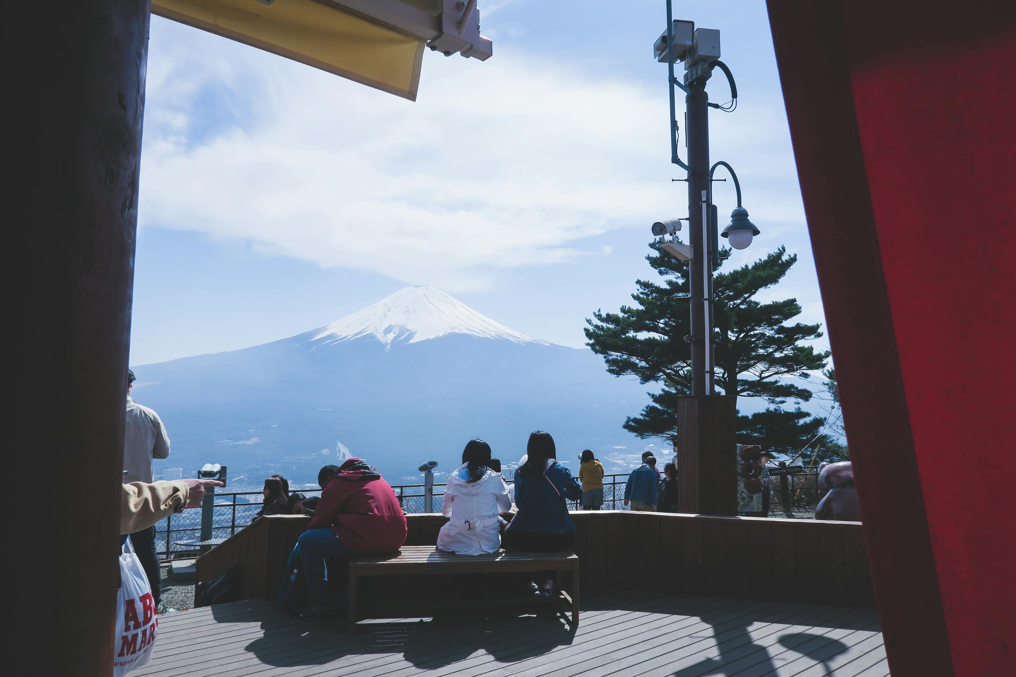 日本富士山最新动态，地质活跃与旅游繁荣共生